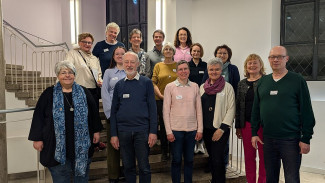 Teilnehmende und Referierende beim Basiskurs